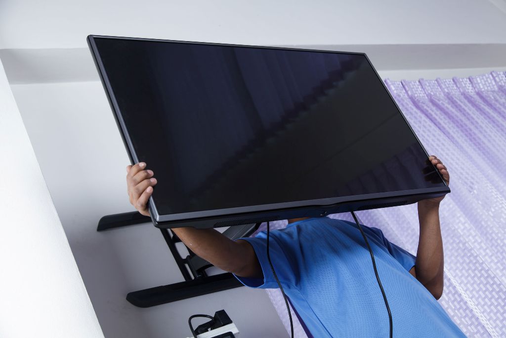 mounting flat screen TV